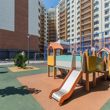 Stylish Central Almaty Apartment With Stunning Mountain Views Экстерьер фото